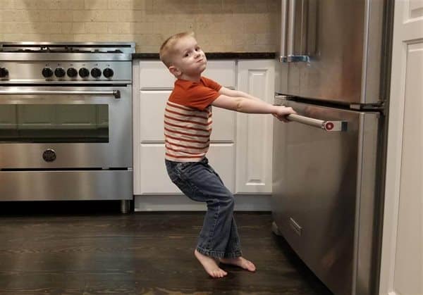 12 علت سخت باز شدن درب یخچال